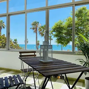 Apartamento Almirante 1º Linea De Playa Con Parking, Málaga